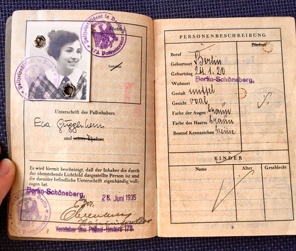 Der Pass von Eva Guggenheim, der späteren Ehefrau von Hans Jakob Bauer. Quelle: Jon Bauer