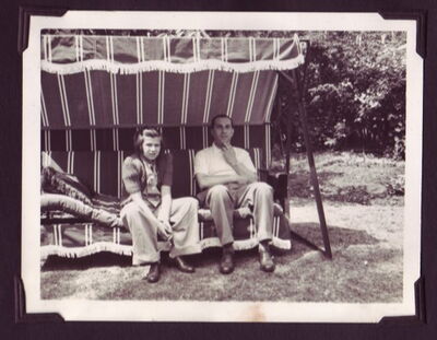 Walther Kutz mit seiner Adoptivtochter Anneliese (Anna Lee) in Santa Monica.