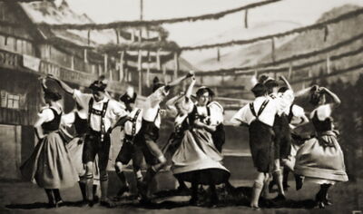 Auftritt der Sektions-Schuhplattlergruppe 1929 bei einem der beliebten Frankfurter Alpinfeste. Fritz Peters organisierte diese Feste. Quelle: Archiv der Sektion Frankfurt am Main