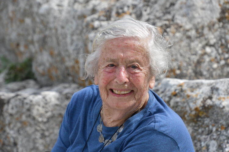 Brigitte Brandeis war Schülerin der Leonore-Goldschmidt-Schule und kannte Ernst Meissinger als Lehrer.