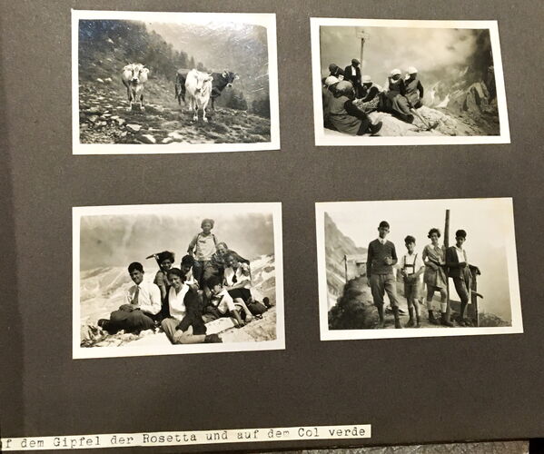 Seite aus Fotoalbum mit vier Bildern, beschriftet: "Auf dem Gipfel der Rosetta und auf der Col verde". Quelle: Jon Bauer